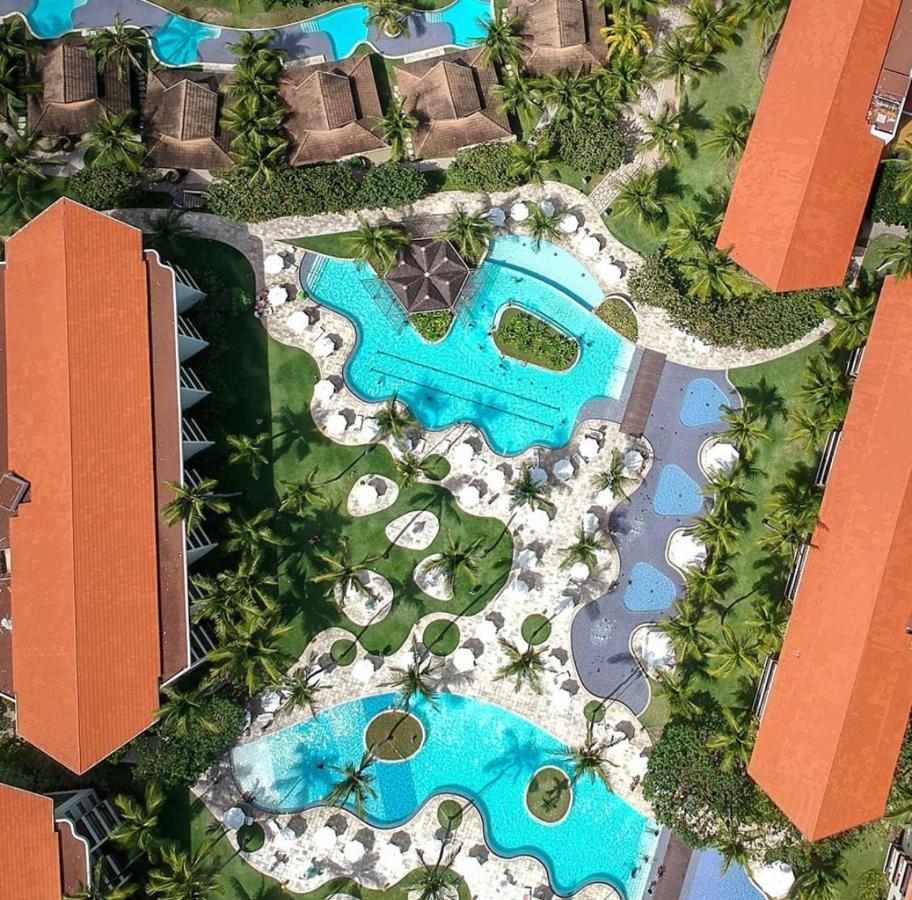 Apartment with Pool View